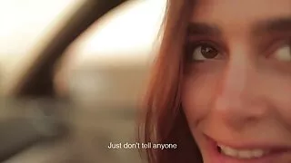 Fata a ars în fața fratelui ei vitreg și l-a tras înainte să poze cu pizde bune stropească