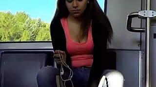 Milf Matura cu Tate mari a fortat o asiatica sa faca sex lesbian filme porno cu negrese bune