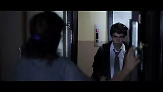 Milf cu Tate mici se masturbeaza cu pasiune filme porno cu brunete bune de pula pasarica ei în pat