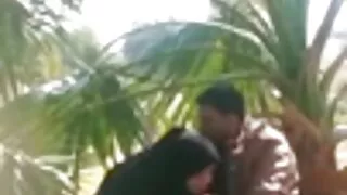 Doctorul porno cu brunete bune a futut pacientul naiv in pizdulice in timp ce asistenta a plecat