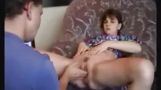 Sotul a plecat devreme de la munca sa o futa cat pizde bune de pula mai repede pe sotia Slabanoaga