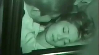 Bruneta drăguț înghite tip romance bune Penis Urias sub rădăcină