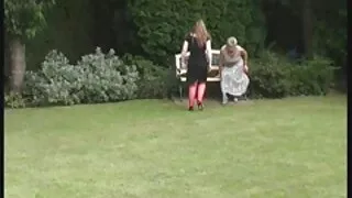 Tipul cu mustață a plantat o fată filme porno blonde bune zveltă în natură și a tras-o